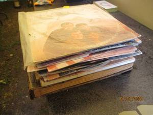 lot 212 image: Stack of vinyl record albums