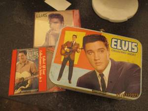 lot 221 image: Collectible Elvis 12 size tin lunch box