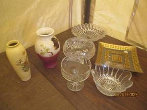 lot 226 image: Cut glass serving bowls plus