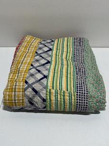 lot 14 image: Vintage Quilt #2