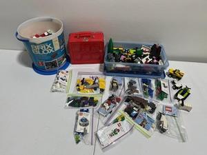 lot 22 image: Fun LEGO Toy Lot with Vintage BRIX BLOX