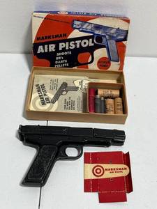 lot 28 image: Vintage Marksman AIR PISTOL