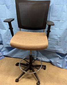 lot 48 image: High Quality Height & Multi Adjustable Ergonomic Drafting Stool Chair With Foot Ring - Great Working Condition