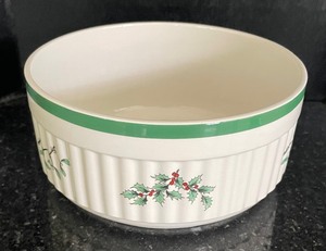 lot 31 image: Spode Christmas Tree Serving Bowl and Trinket Box