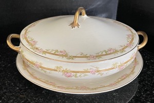 lot 33 image: Vintage Servingware by Nippon and Pope-Gosser
