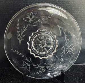 lot 37 image: Collection of Clear Glass Goodies