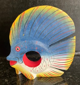 lot 38 image: Array of Vibrant Wooden Fish Themed Napkin Rings or Decor