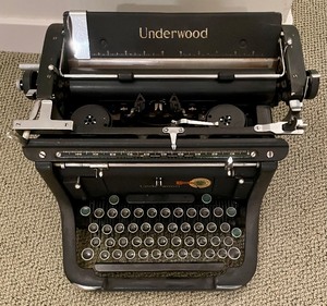 lot 101 image: Antique Underwood Typewriter
