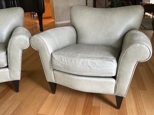 lot 3 image: Pair of Contemporary Design Leather Swaim Chairs