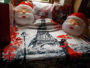 New Holiday Dcor...
