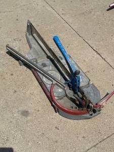 lot 3 image: Masterpiuma 25x25 Made in Italy Tile Cutter $659 new at Amazon