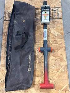 lot 39 image: Metrotech 50160 Power Line Detector