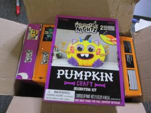 pack of seven pumpkin decorating ki...