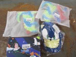 lot of fidgets and baseball cap...