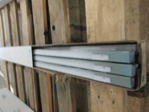 package of 6 GE cool white LED T5 b...