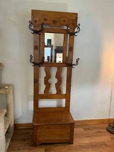 lot 5 image: Antique Wood Entry Coat Tree