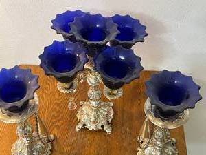lot 30 image: Gold Metal Candle Holders with Blue Votives