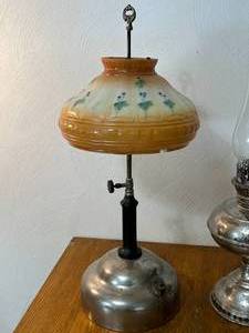 lot 31 image: Vintage MetalGlass Coleman Lamp and Rayo Oil Lamp