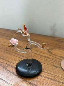 lot 64 image: Hummingbird Glass Decorations