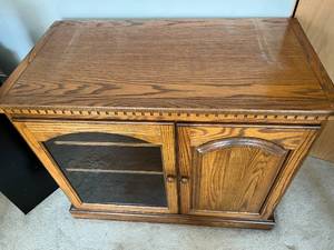 lot 71 image: Wood Cabinet