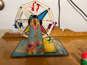 lot 106 image: Vintage Fisher Price Ferris Wheel and People