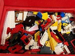 lot 102 image: Vintage Legos in red case #2