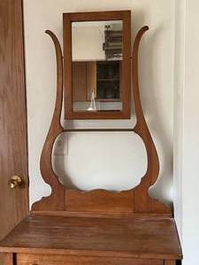 lot 111 image: Vintage Dry Sink with Mirror (and contents)