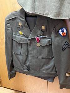 lot 116 image: Vintage Army Uniform