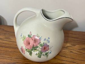 lot 119 image: Vintage Halls Pitcher