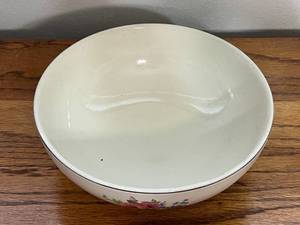 lot 121 image: Vintage Halls Bowl