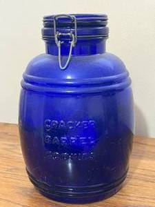 lot 124 image: Uncle Ezras Cobalt Blue Cracker Barrel