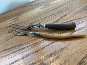 lot 131 image: Horn Style Carving Forks