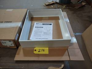 lot 272 image: Berco Model FRA-SM Surface Mounting...
