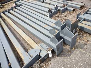 lot 53 image: (6) 5.5x5.5 Steel Tube Posts, 133...