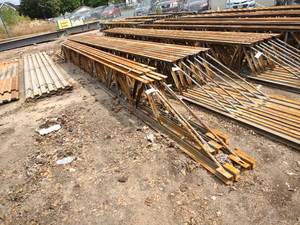 lot 26 image: (4) Bar Joists, Approx. 24 x 315...
