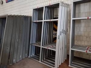 lot 282 image: Western Windows System Aluminum Fra...