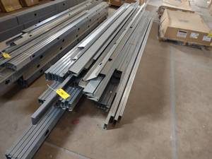 lot 461 image: Assorted Steel Studs...