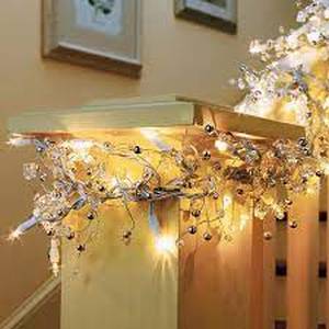 lot 29 image: GE 9 Glitter Gem Garland