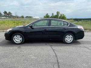 lot 13C image: 2009 Nissan Altima 2.5 S - 2 OWNERS