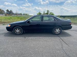 lot 10G image: 2000 Toyota Camry LE