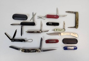 lot 884 image: Lot of (11) Vintage and Promotional Pocket Knives - Includes WENGER Swiss Army Knife - and More