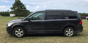 2011 Volkswagen Routan SE