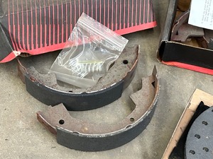 lot 29 image: (3) Sets Of Brakes Shoes Kits