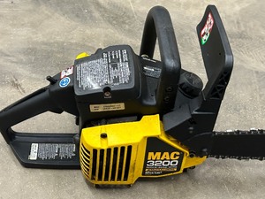 lot 40 image: McCulloch MAC-3200 Chainsaw