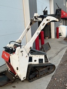 lot 2 image: Bobcat MT-52 Commercial Ride-On Skid Loader
