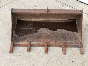 lot 9 image: Toro Dingo Excavation Bucket