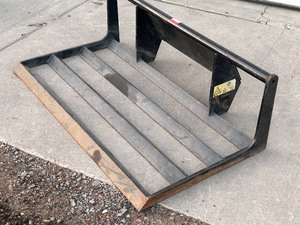 lot 8 image: Toro Dingo 4ft Leveling Bar