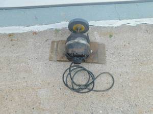 lot 95 image: Delco Motor and Grinder