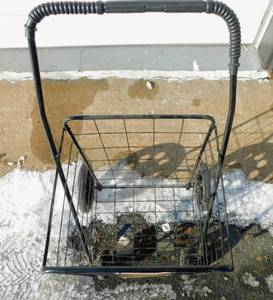 lot 91 image: Northern Tool Folding Utility Cart