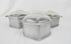 lot 33 image: Vintage Guardian Service Trio with Glass Covers